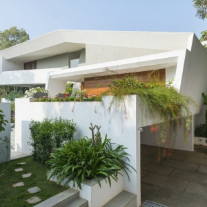 NGÔI NHÀ CỦA NHỮNG SÂN VƯỜN ĐẸP