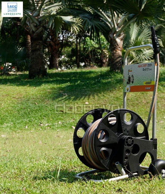 Cuộn vòi tưới cây dạng xe đẩy Claber Aqua Carry Pronto 20m 8992