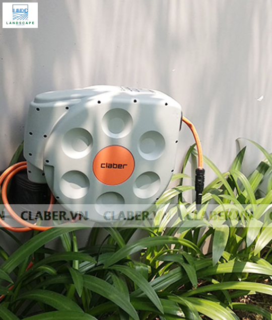 Cuộn vòi tưới cây tự thu dây Claber Rotoroll Evolution 20 m 8696